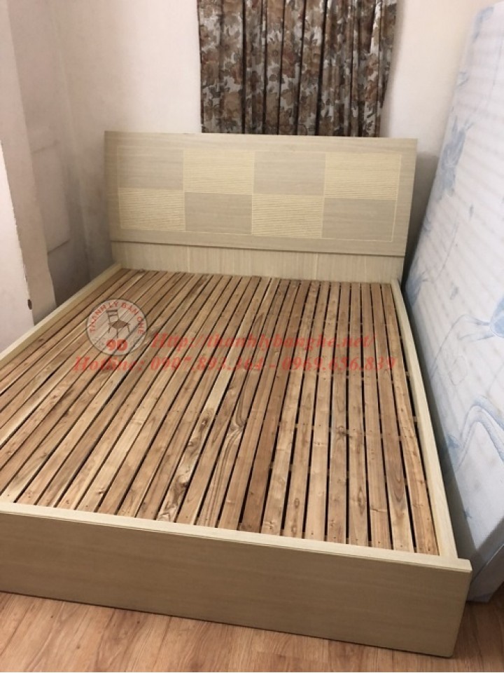 Thanh lý giường ngủ cũ mã số 658